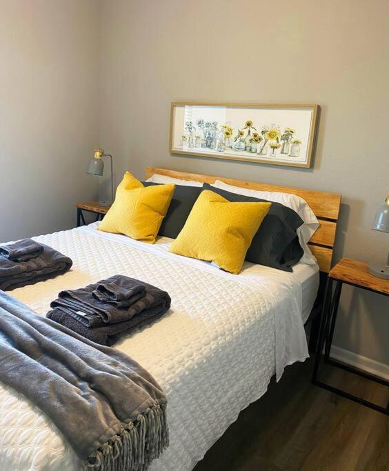 The Delores - 2 Bedroom Apt In Quilt Town, Usa Hamilton Ngoại thất bức ảnh