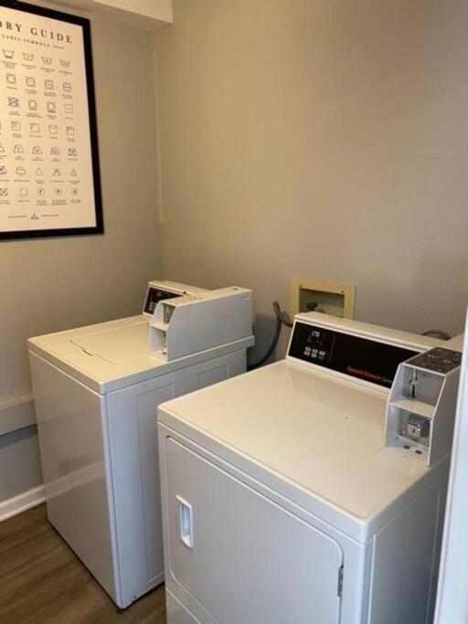 The Delores - 2 Bedroom Apt In Quilt Town, Usa Hamilton Ngoại thất bức ảnh